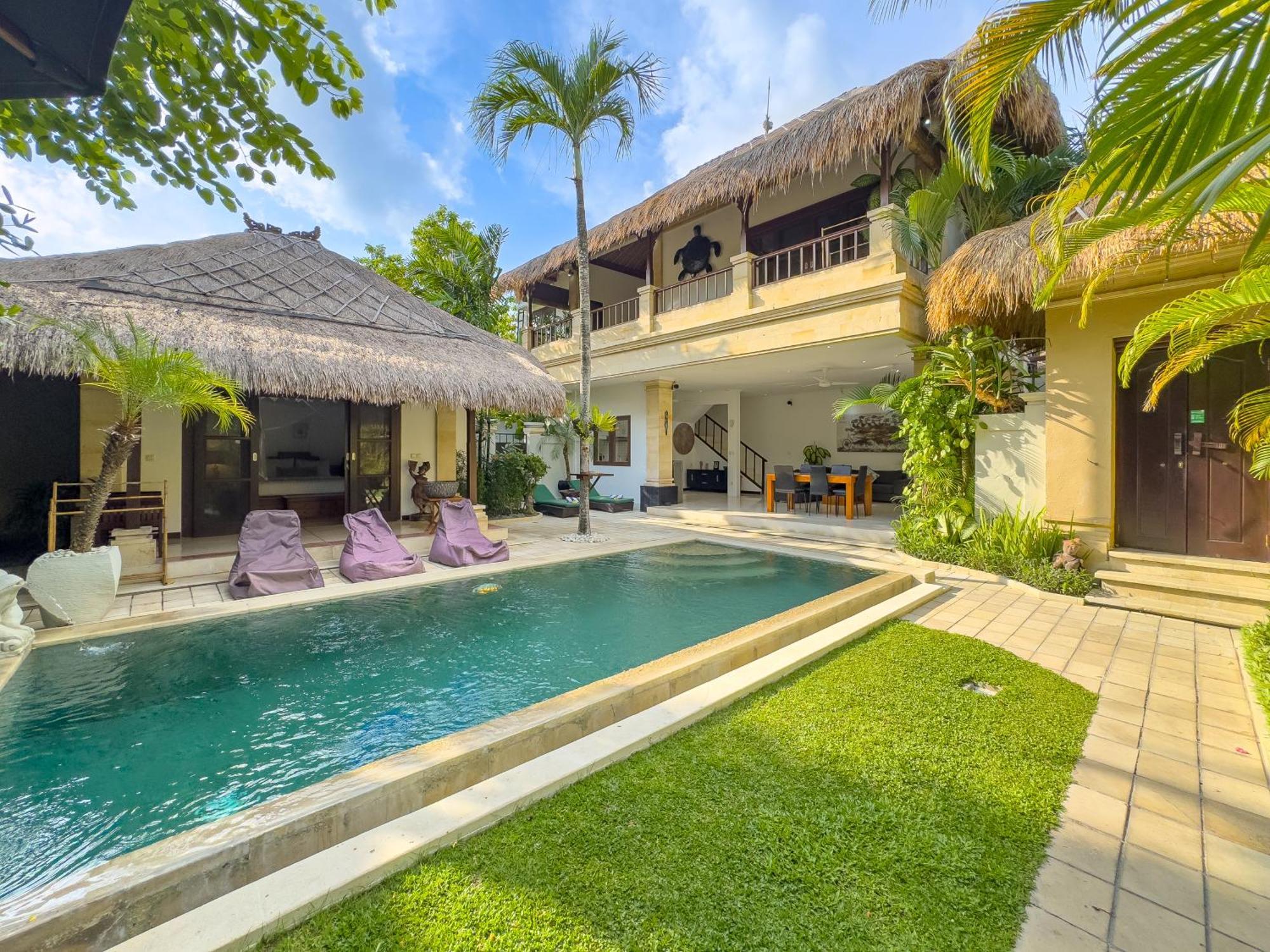Villa Bugis Kayu Aya Seminyak Номер фото