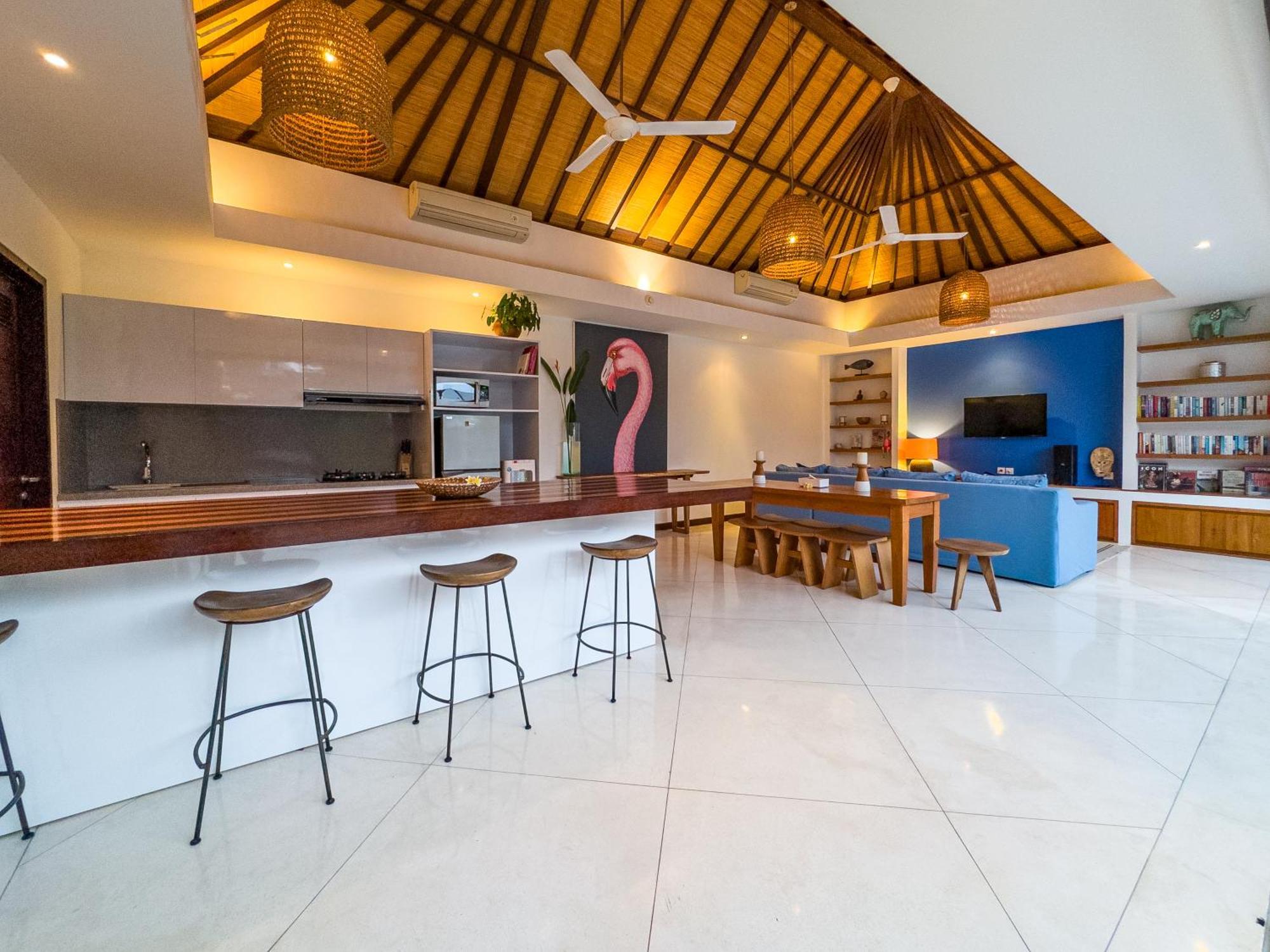 Villa Bugis Kayu Aya Seminyak Номер фото